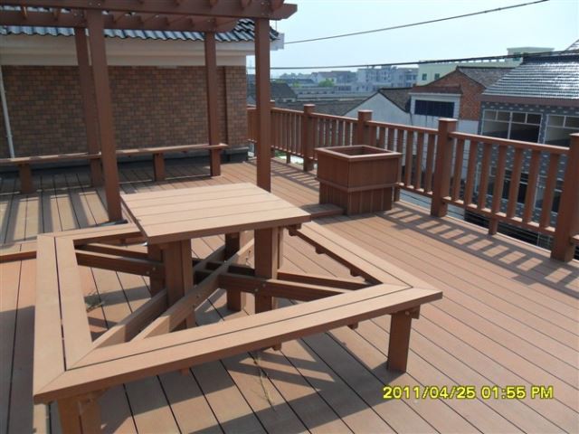 Tables de pique-nique composées de parc